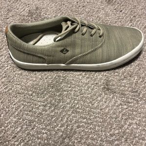 Greenish sherry casual shoe